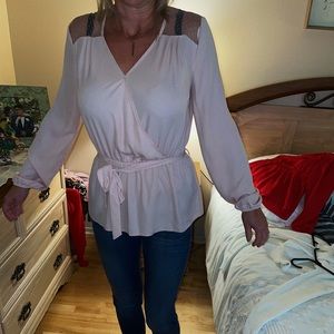 💕LIGHT PINK TOP💕